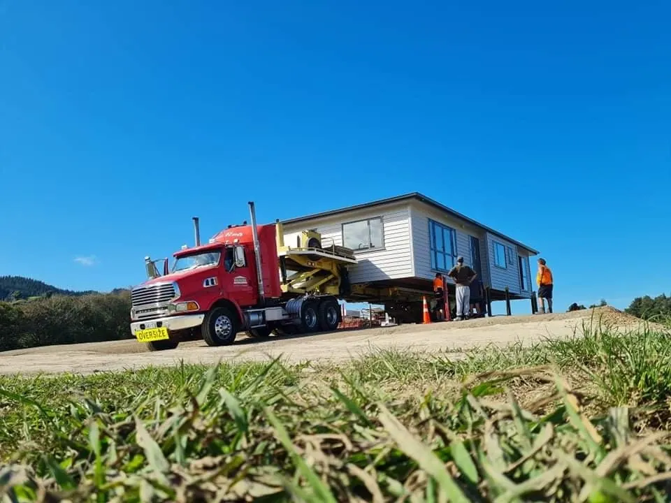 On-site relocatable home delivery and alignment in Paengaroa